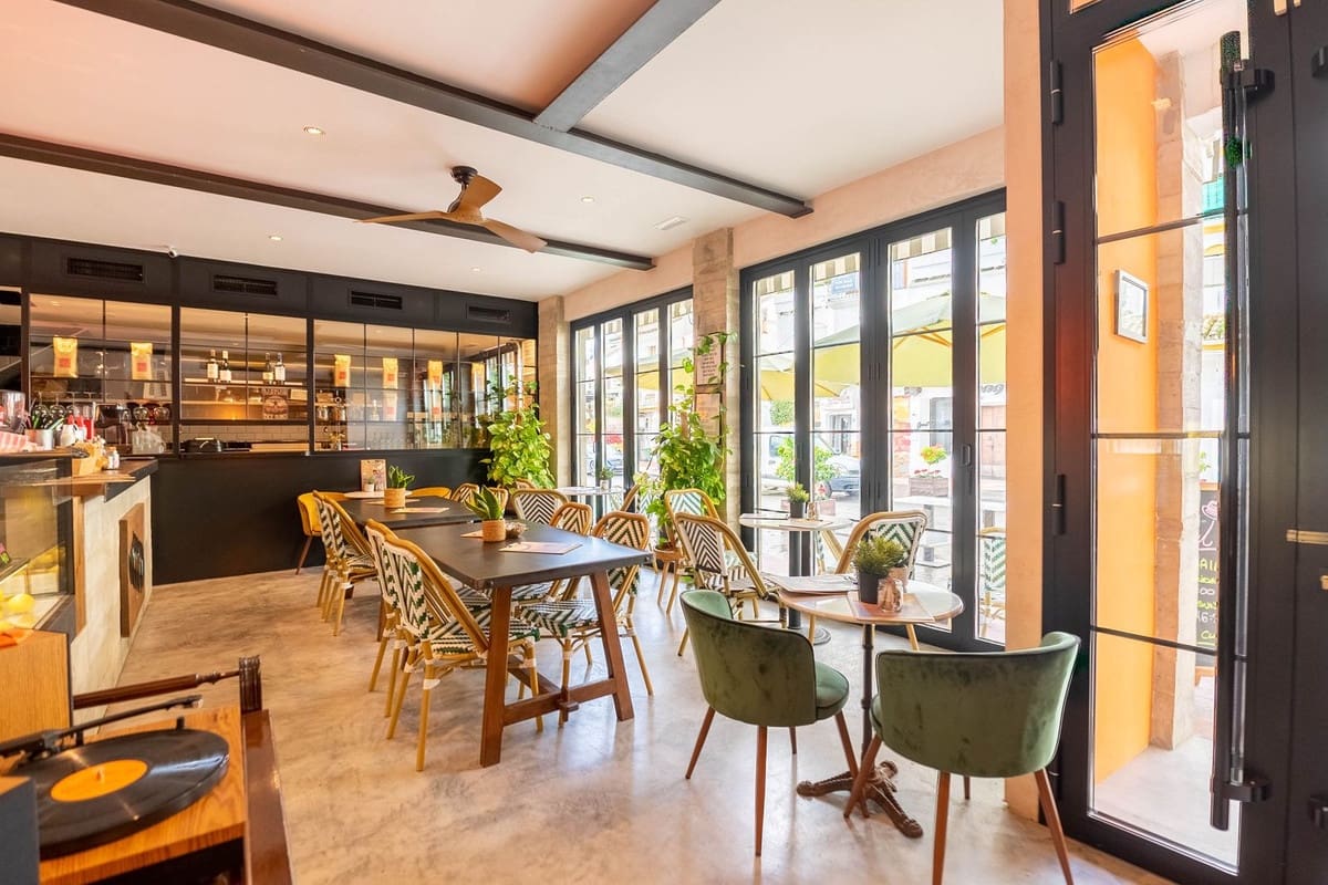 Comercial para venda em Benahavis - 1 390 000 € (Ref: 9131387)