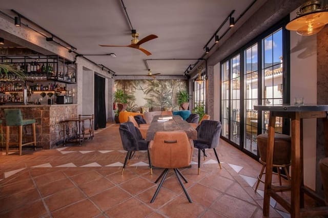 Erhverv til salg i Benahavís - € 1.690.000 (Ref: 9131387)