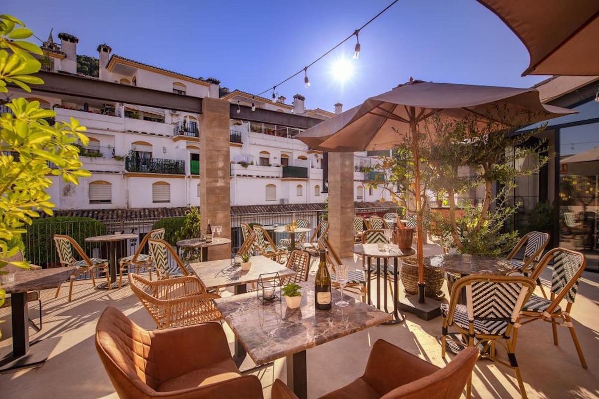 Comercial para venda em Benahavis - 1 390 000 € (Ref: 9131387)