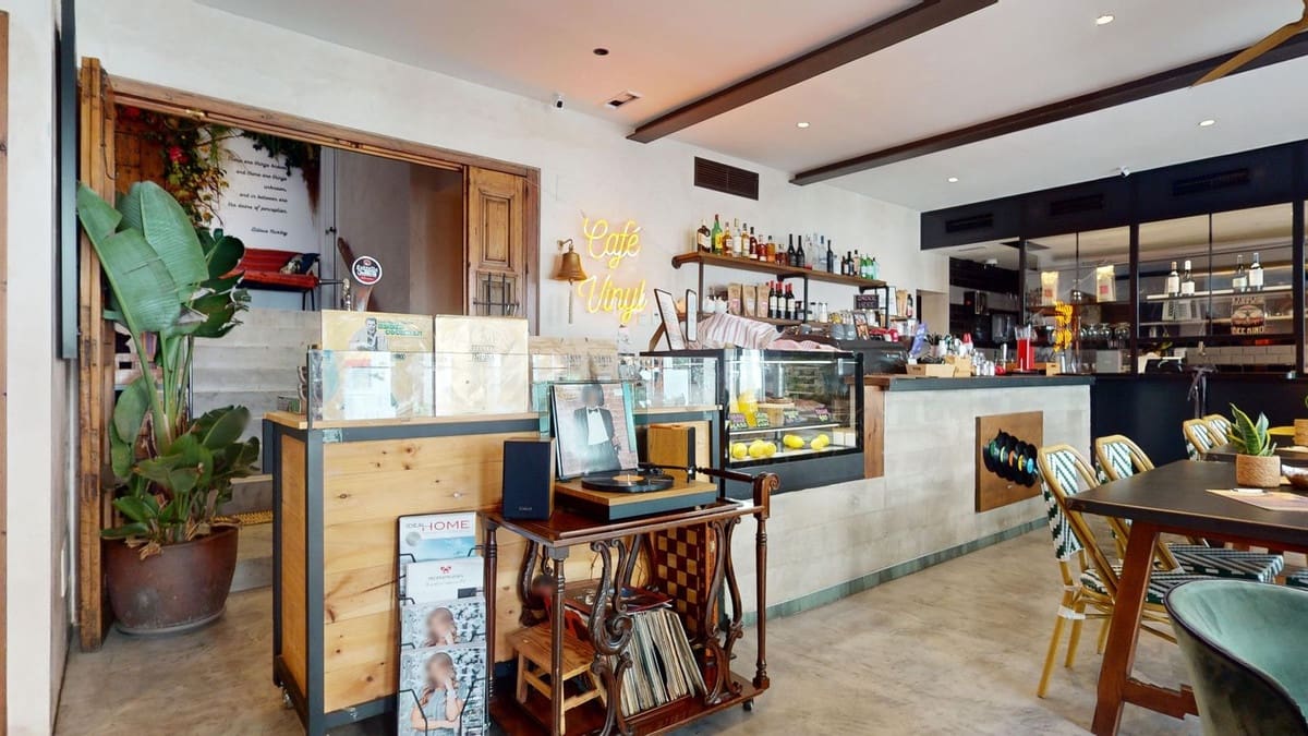 Comercial para venda em Benahavis - 1 390 000 € (Ref: 9131387)