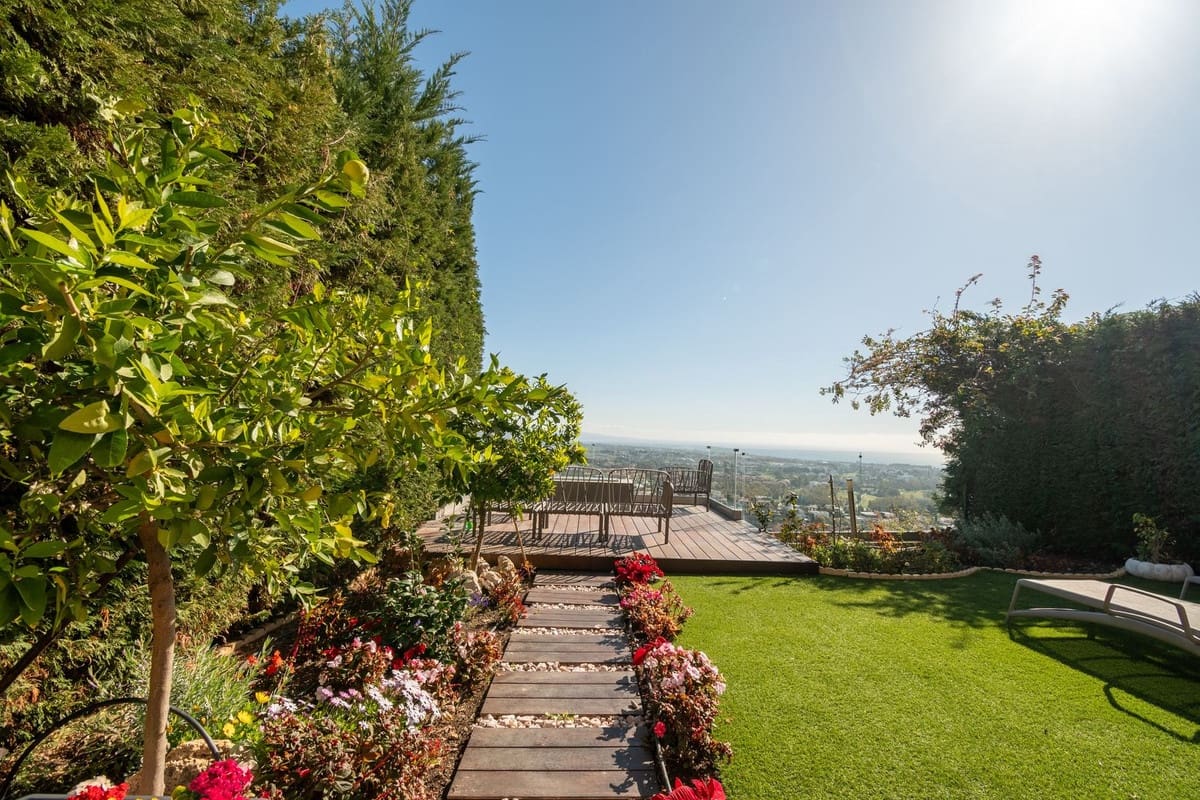 4 quarto Casa em Banda para venda em Benahavis com garagem - 850 000 € (Ref: 9131390)