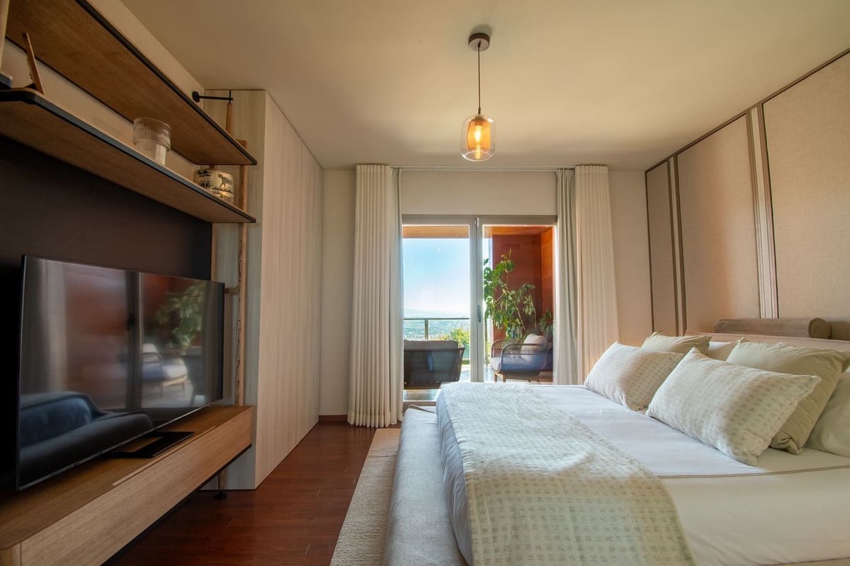 4 quarto Casa em Banda para venda em Benahavis com garagem - 850 000 € (Ref: 9131390)