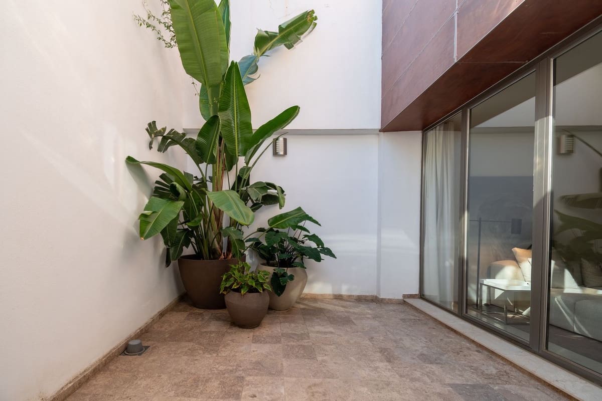 4 quarto Casa em Banda para venda em Benahavis com garagem - 850 000 € (Ref: 9131390)