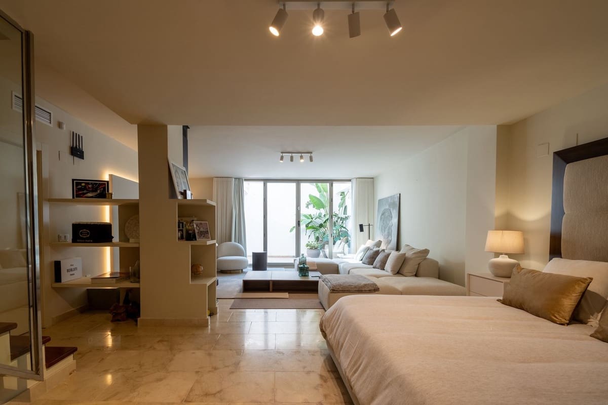 4 quarto Casa em Banda para venda em Benahavis com garagem - 850 000 € (Ref: 9131390)