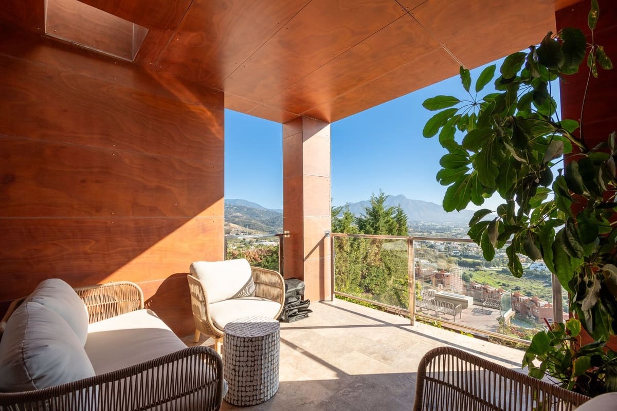 4 quarto Casa em Banda para venda em Benahavis com garagem - 850 000 € (Ref: 9131390)