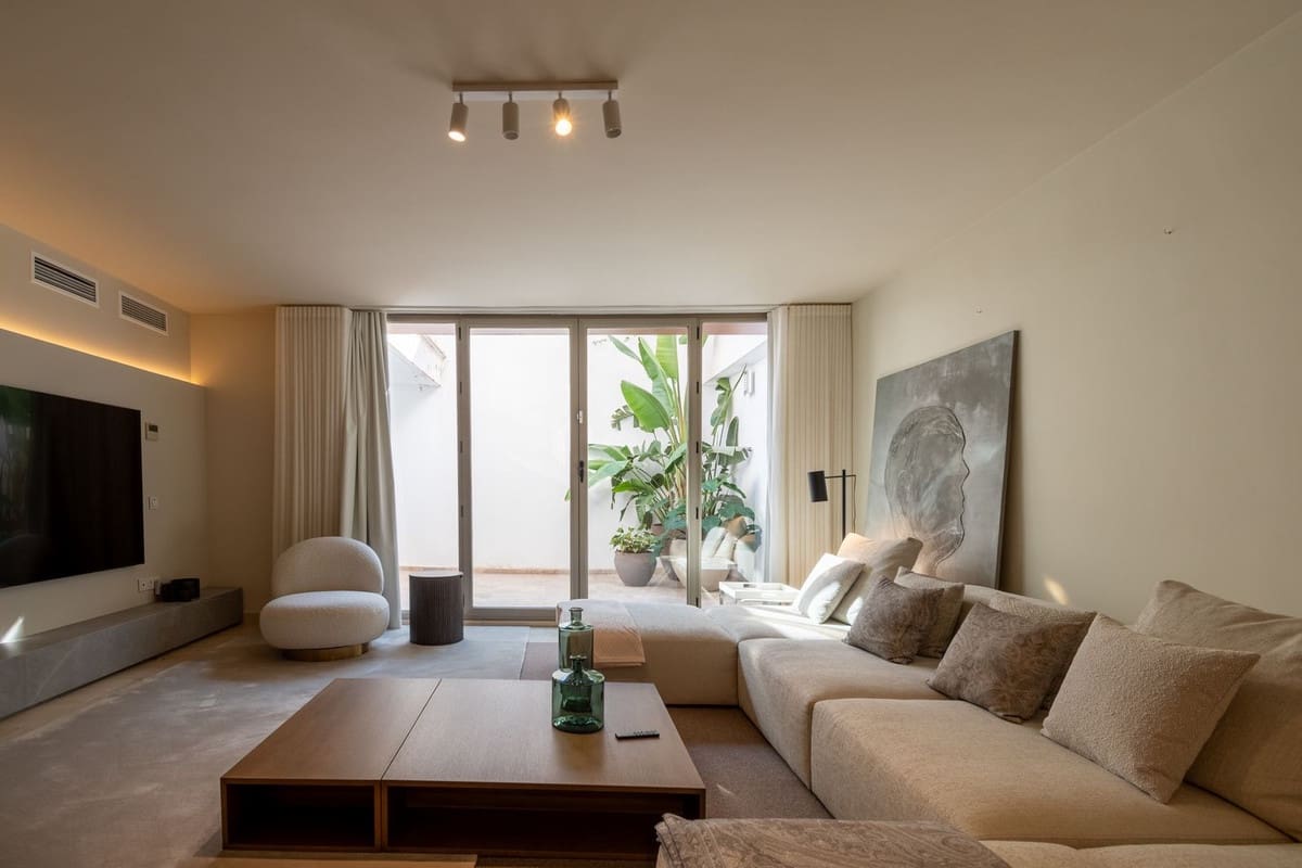 4 quarto Casa em Banda para venda em Benahavis com garagem - 850 000 € (Ref: 9131390)