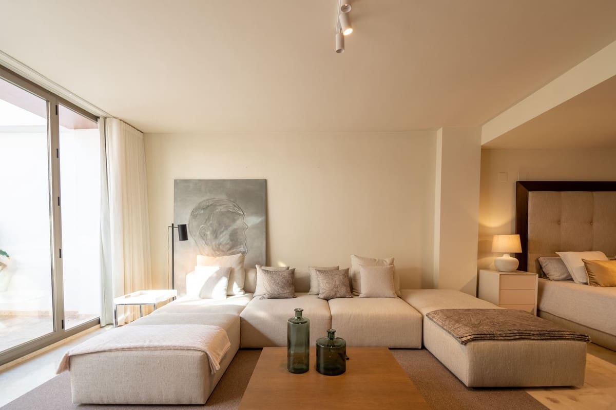 4 quarto Casa em Banda para venda em Benahavis com garagem - 850 000 € (Ref: 9131390)