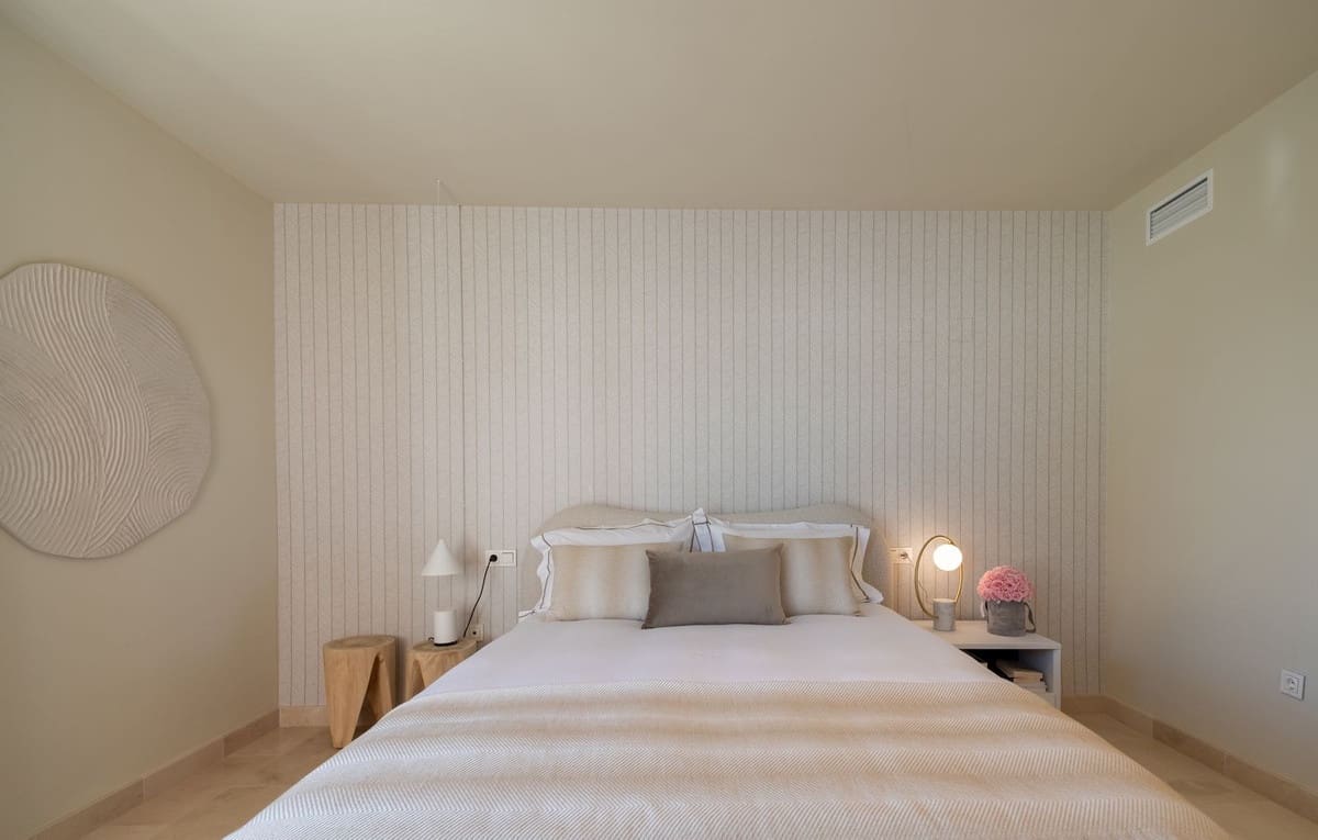 4 quarto Casa em Banda para venda em Benahavis com garagem - 850 000 € (Ref: 9131390)