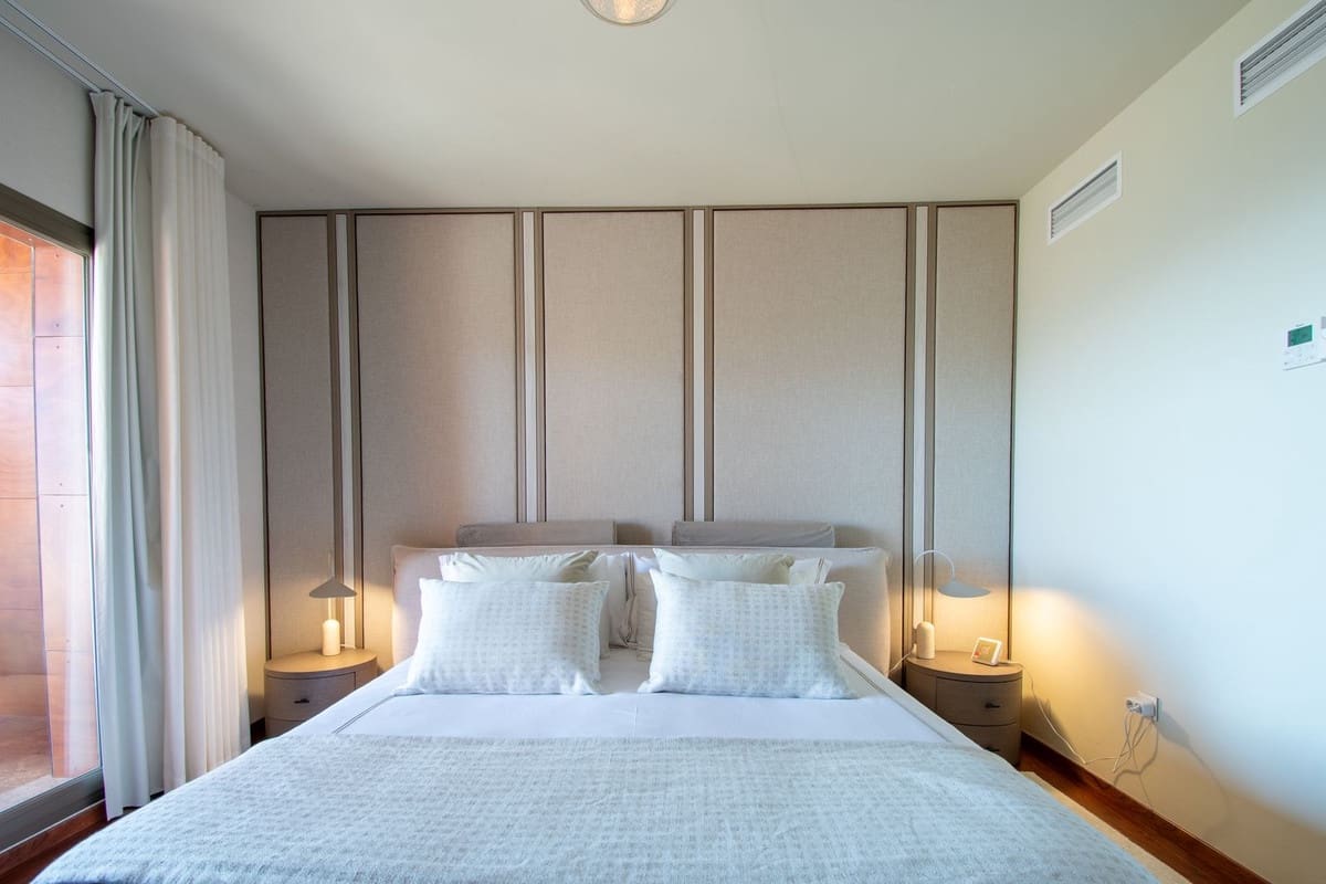 4 quarto Casa em Banda para venda em Benahavis com garagem - 850 000 € (Ref: 9131390)