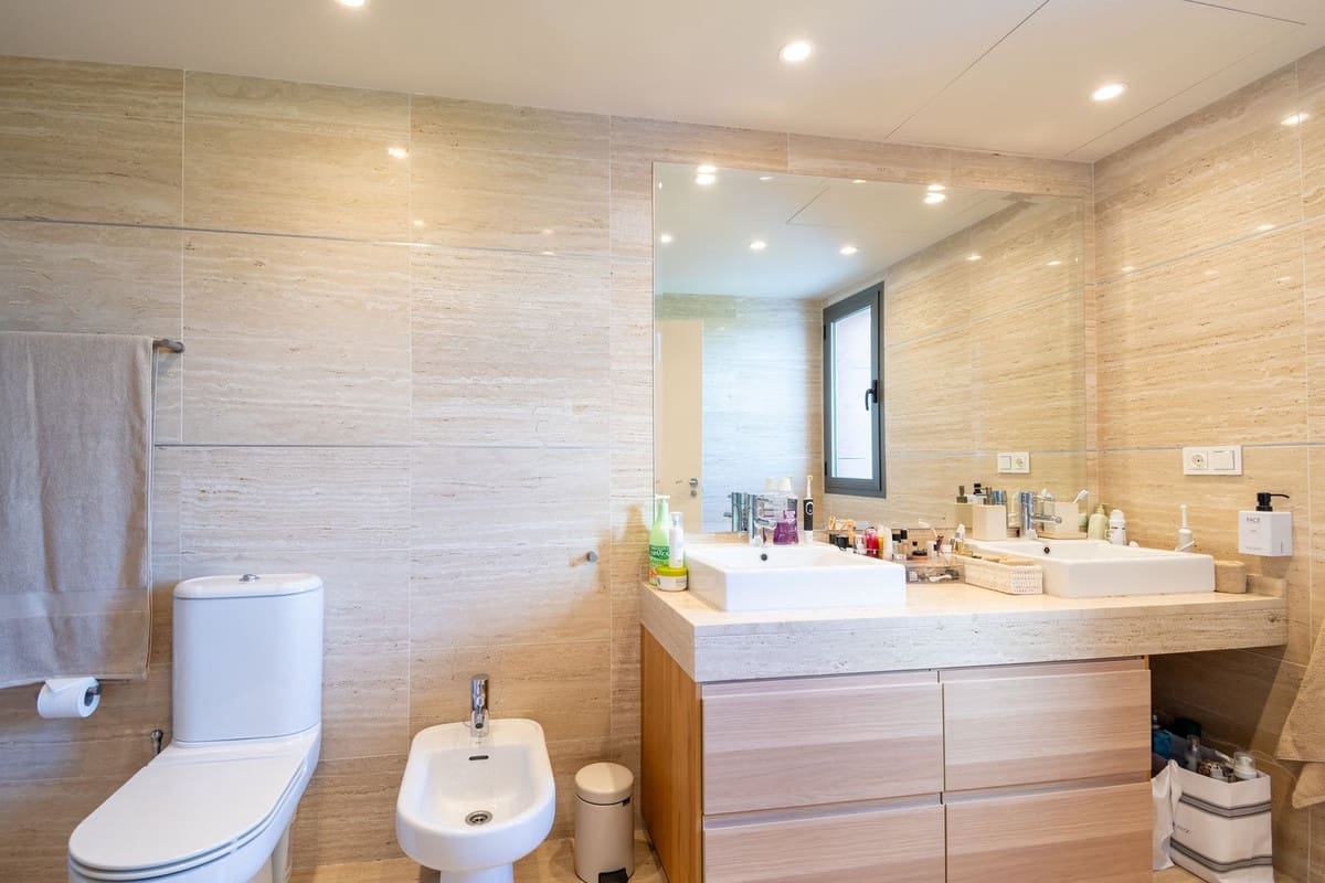 4 quarto Casa em Banda para venda em Benahavis com garagem - 850 000 € (Ref: 9131390)