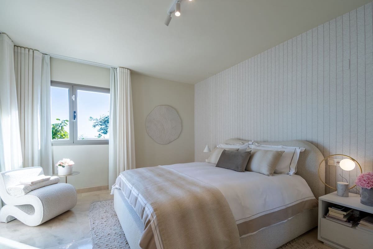 4 quarto Casa em Banda para venda em Benahavis com garagem - 850 000 € (Ref: 9131390)