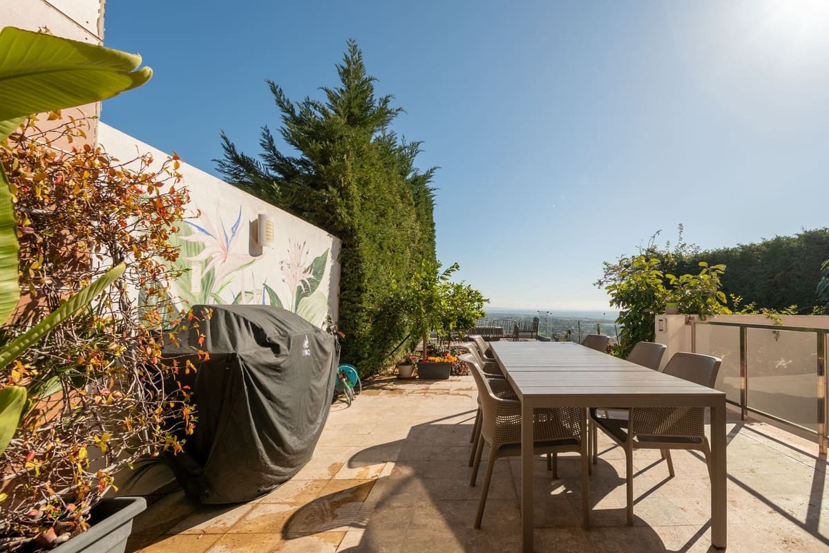 4 quarto Casa em Banda para venda em Benahavis com garagem - 850 000 € (Ref: 9131390)