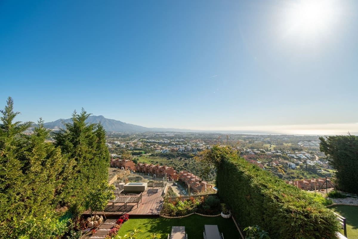 4 quarto Casa em Banda para venda em Benahavis com garagem - 850 000 € (Ref: 9131390)