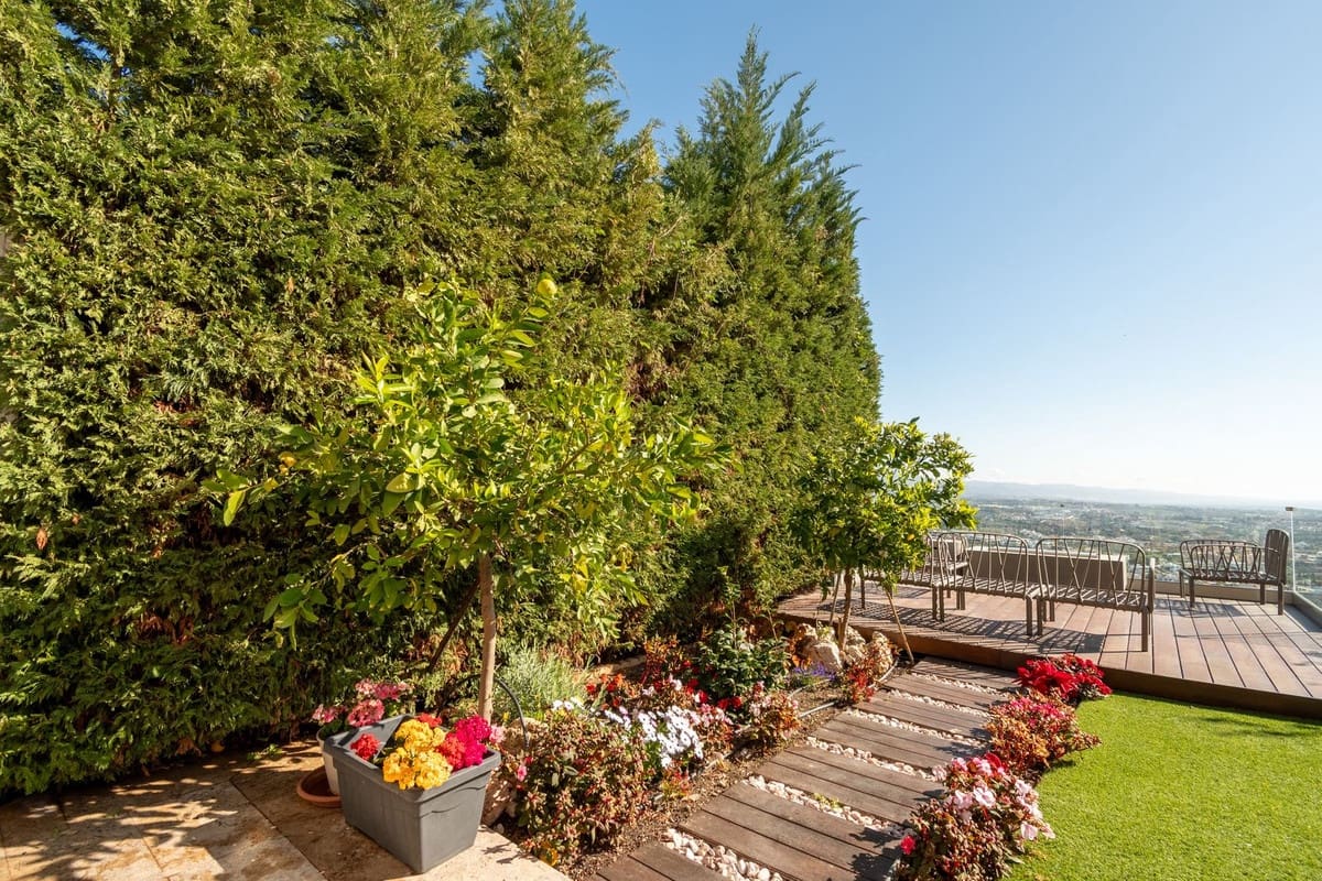 4 quarto Casa em Banda para venda em Benahavis com garagem - 850 000 € (Ref: 9131390)