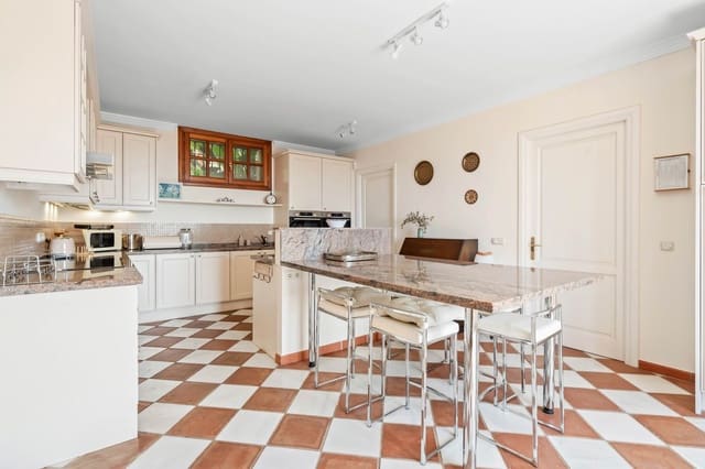 Chalet de 7 habitaciones en Benahavís en venta con garaje - 4.500.000 € (Ref: 9131394)