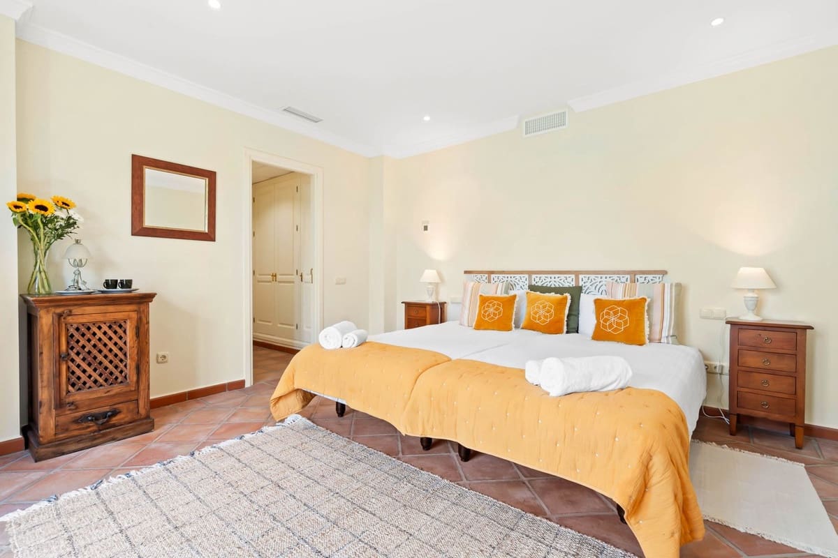 7 bedroom Villa for sale in Benahavis with garage - € 4,500,000 (Ref: 9131394)