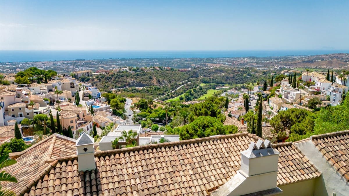 7 bedroom Villa for sale in Benahavis with garage - € 4,500,000 (Ref: 9131394)