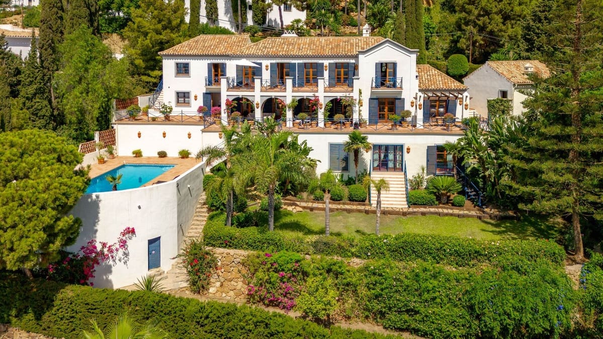 7 bedroom Villa for sale in Benahavis with garage - € 4,500,000 (Ref: 9131394)