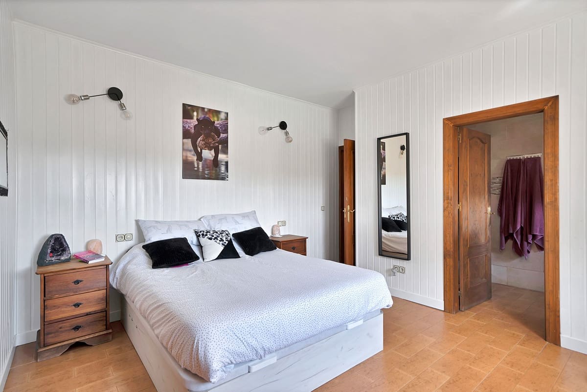 7 bedroom Villa for sale in Marbella - € 3,250,000 (Ref: 9131396)