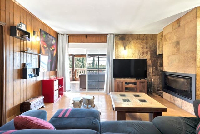 Chalet de 7 habitaciones en Marbella en venta - 3.250.000 € (Ref: 9131396)