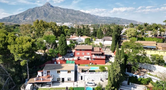 Chalet de 7 habitaciones en Marbella en venta - 3.250.000 € (Ref: 9131396)