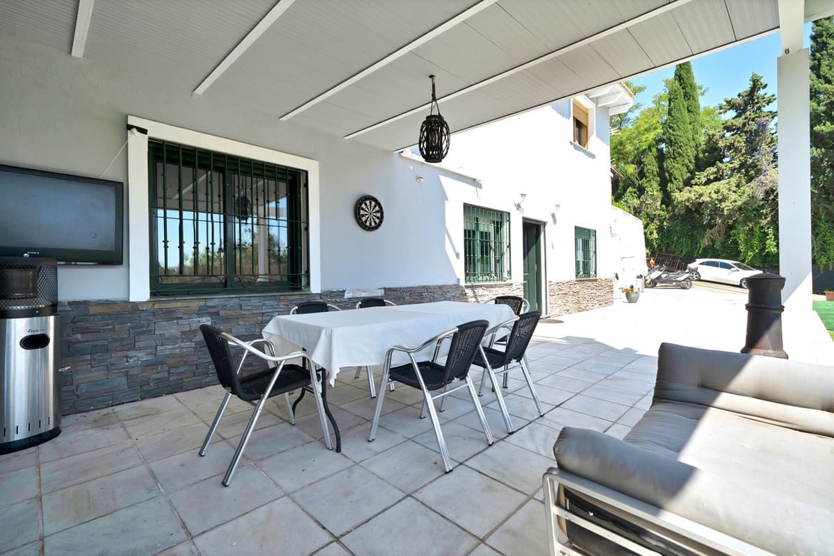 7 bedroom Villa for sale in Marbella - € 3,250,000 (Ref: 9131396)