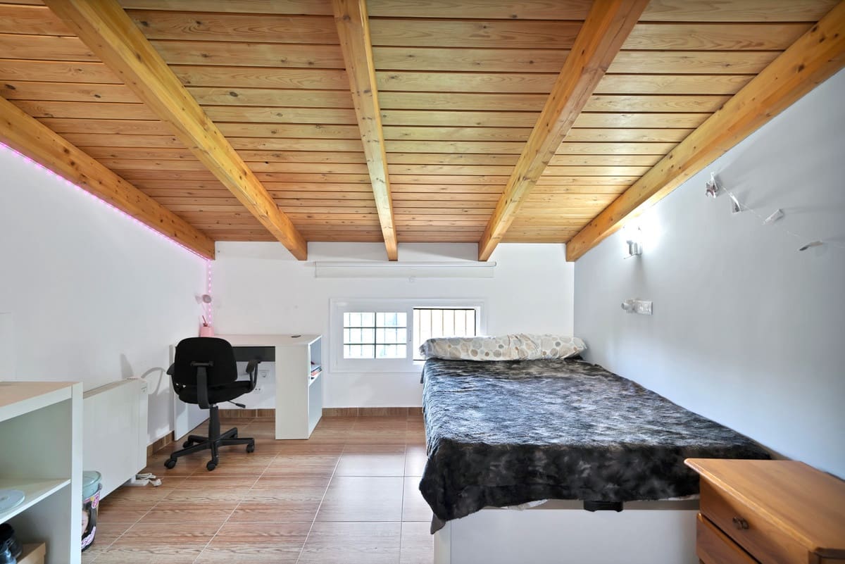 7 bedroom Villa for sale in Marbella - € 3,250,000 (Ref: 9131396)