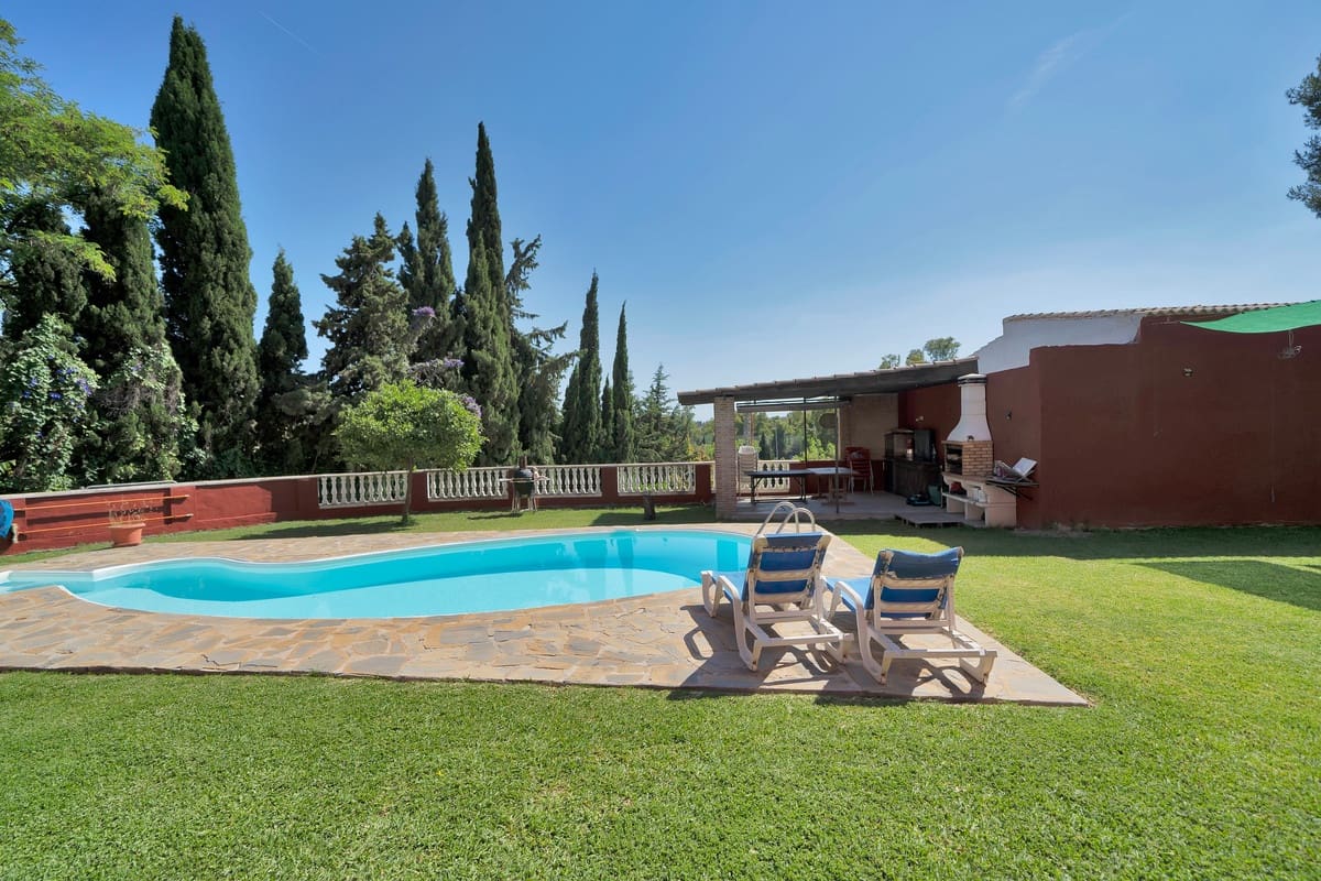 7 bedroom Villa for sale in Marbella - € 3,250,000 (Ref: 9131396)