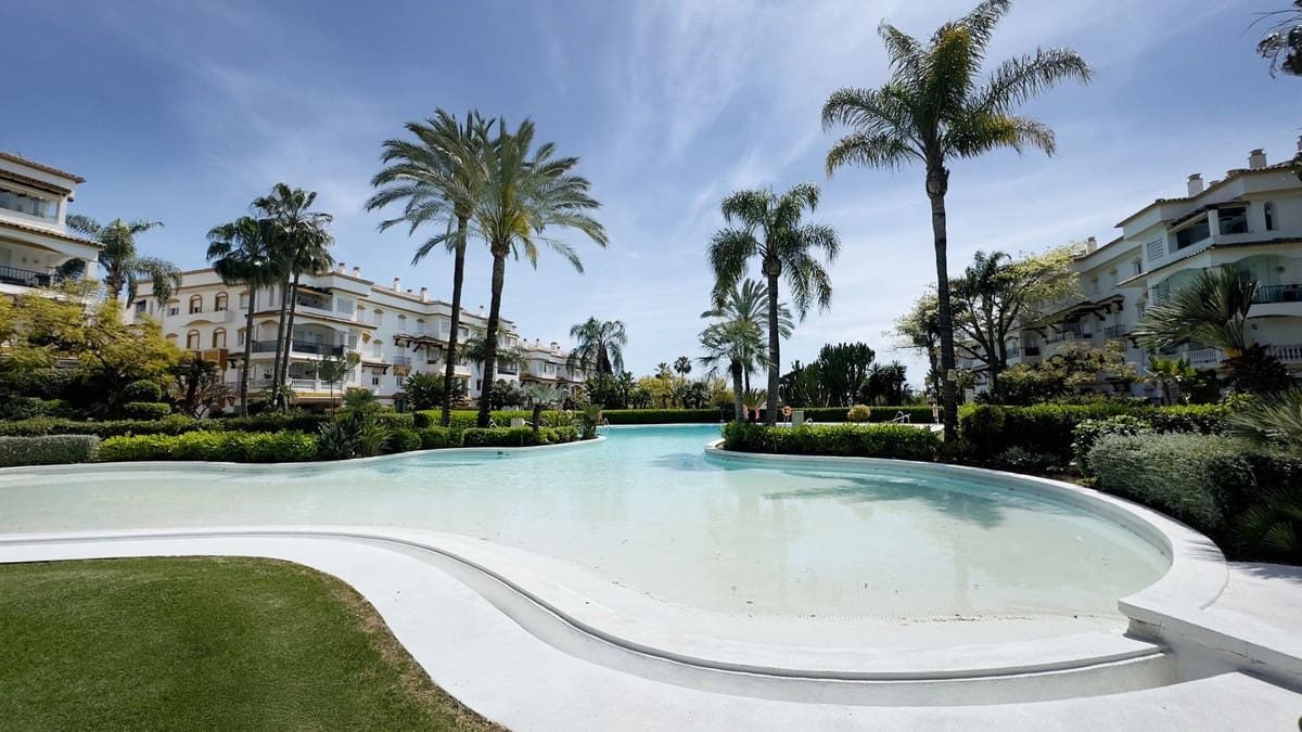 Apartamento de 4 habitaciones en Marbella en venta - 995.000 € (Ref: 9131398)
