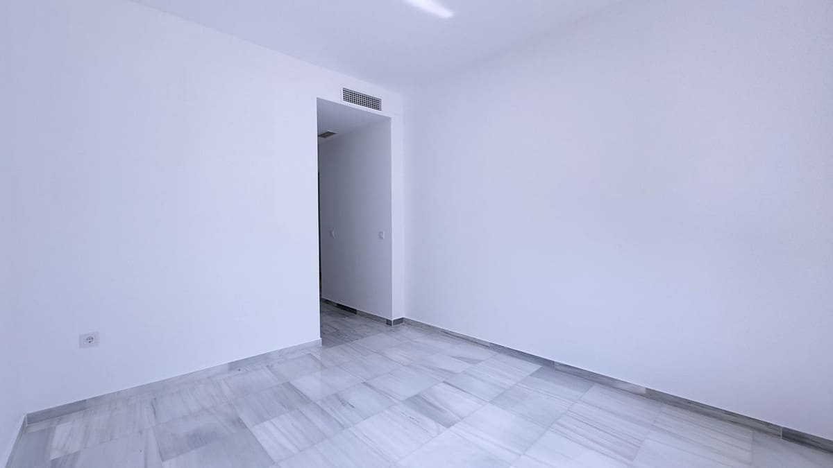 Apartamento de 4 habitaciones en Marbella en venta - 995.000 € (Ref: 9131398)