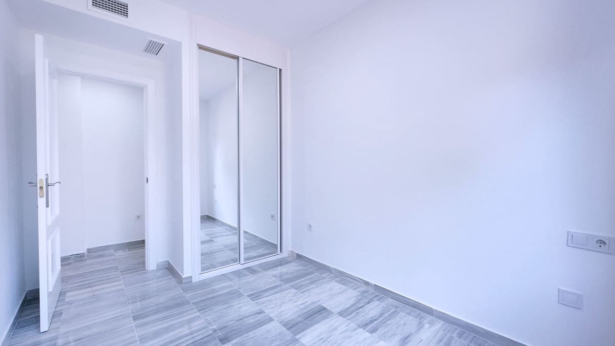 Apartamento de 4 habitaciones en Marbella en venta - 995.000 € (Ref: 9131398)