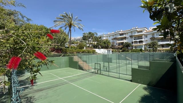 4 bedroom Apartment for sale in Marbella - € 995,000 (Ref: 9131398)