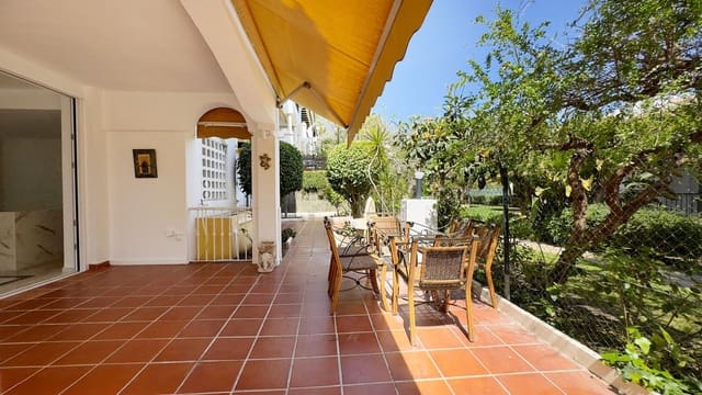 4 bedroom Apartment for sale in Marbella - € 995,000 (Ref: 9131398)