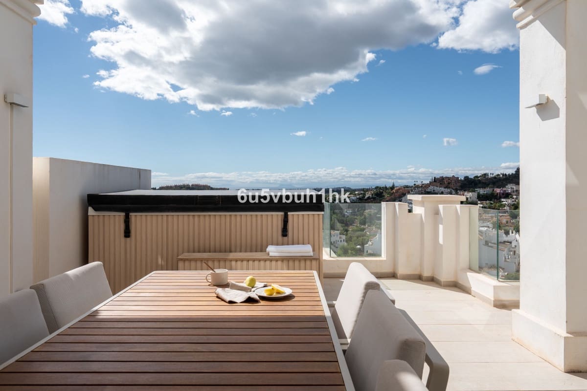 2 bedroom Apartment for sale in Marbella with garage - € 1,190,000 (Ref: 9131401)