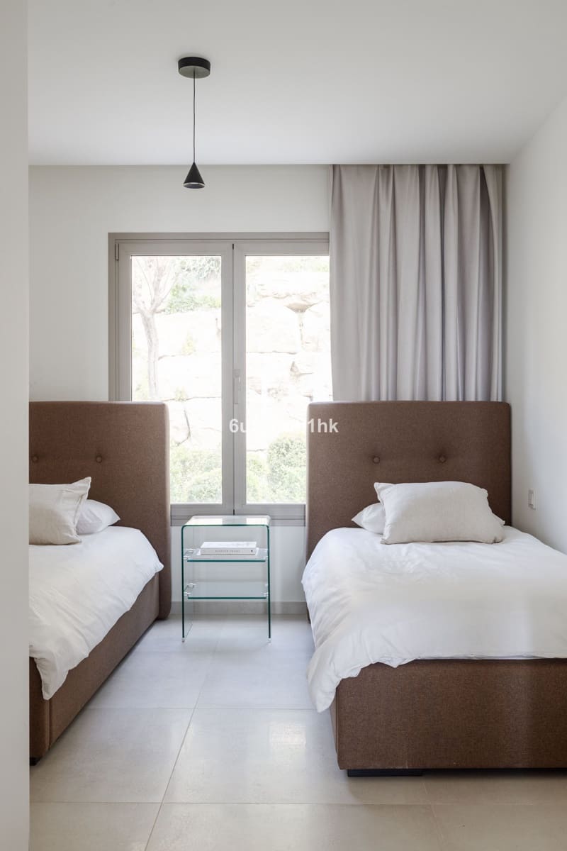 2 slaapkamer Appartement te koop in Marbella met garage - € 1.060.000 (Ref: 9131401)