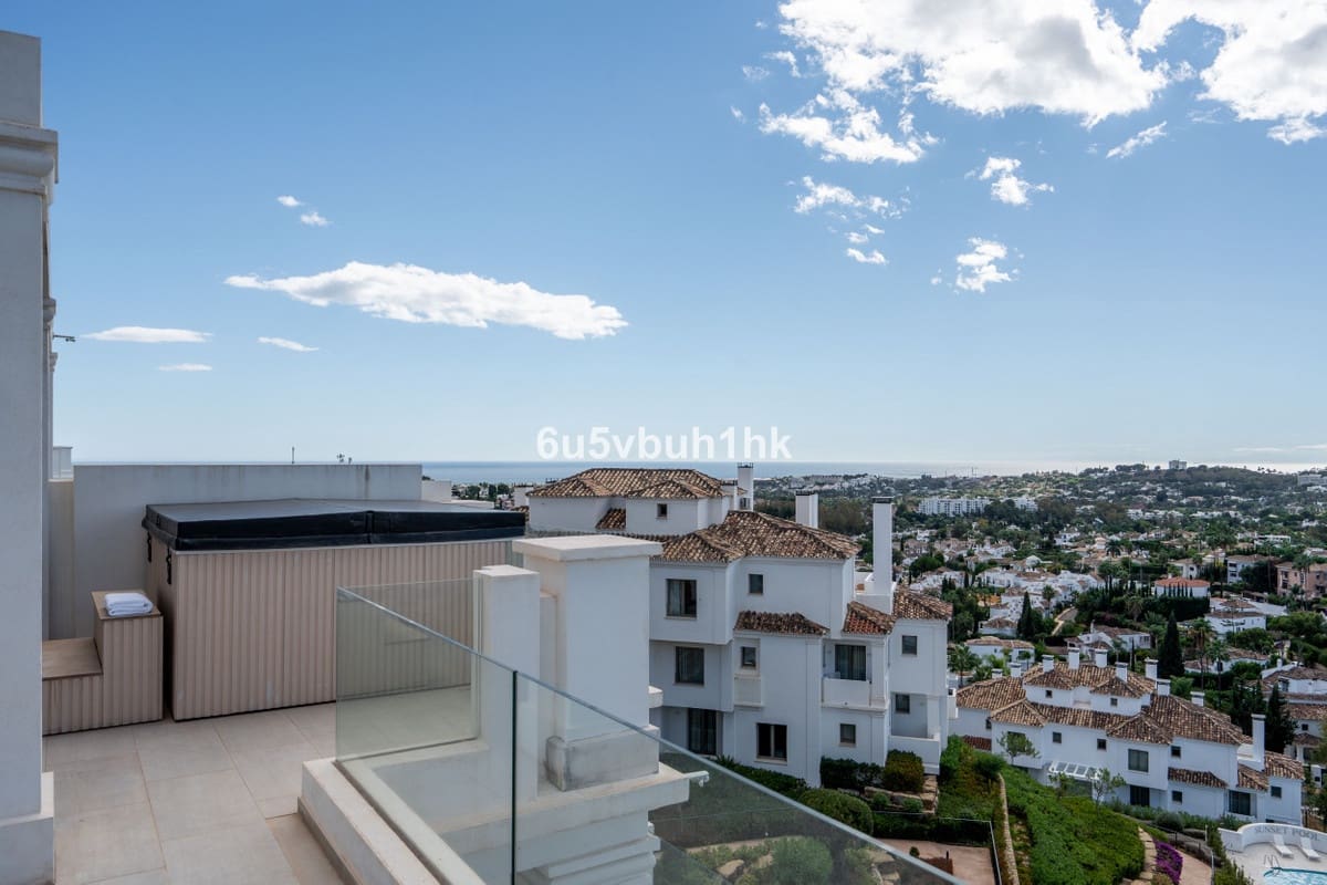 2 slaapkamer Appartement te koop in Marbella met garage - € 1.060.000 (Ref: 9131401)