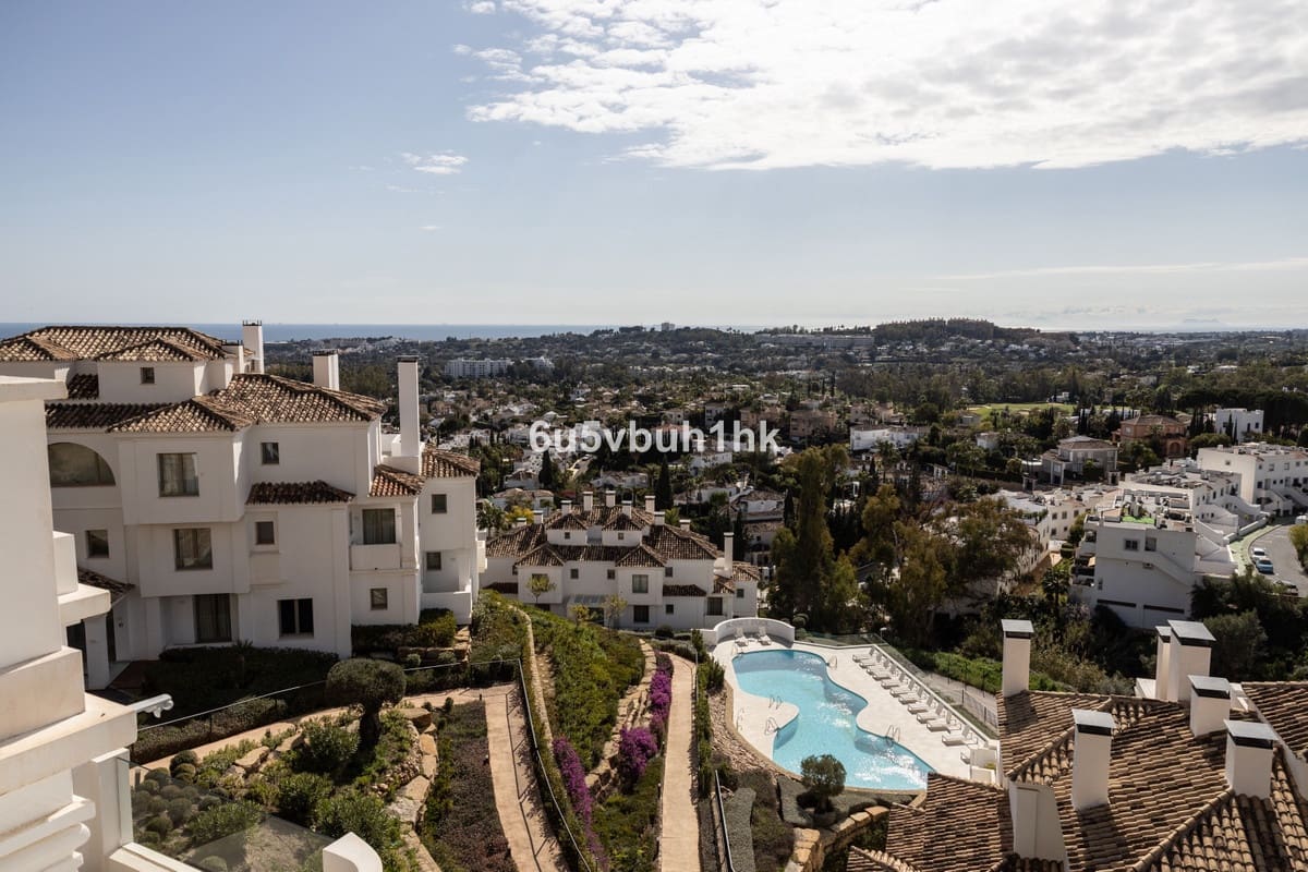 2 slaapkamer Appartement te koop in Marbella met garage - € 1.060.000 (Ref: 9131401)