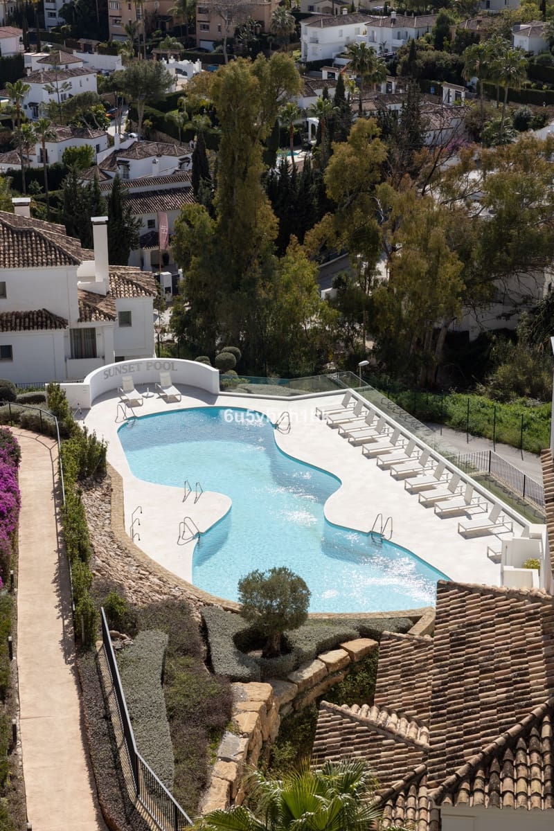 2 slaapkamer Appartement te koop in Marbella met garage - € 1.060.000 (Ref: 9131401)