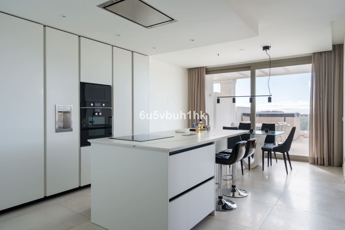 2 bedroom Apartment for sale in Marbella with garage - € 1,060,000 (Ref: 9131401)