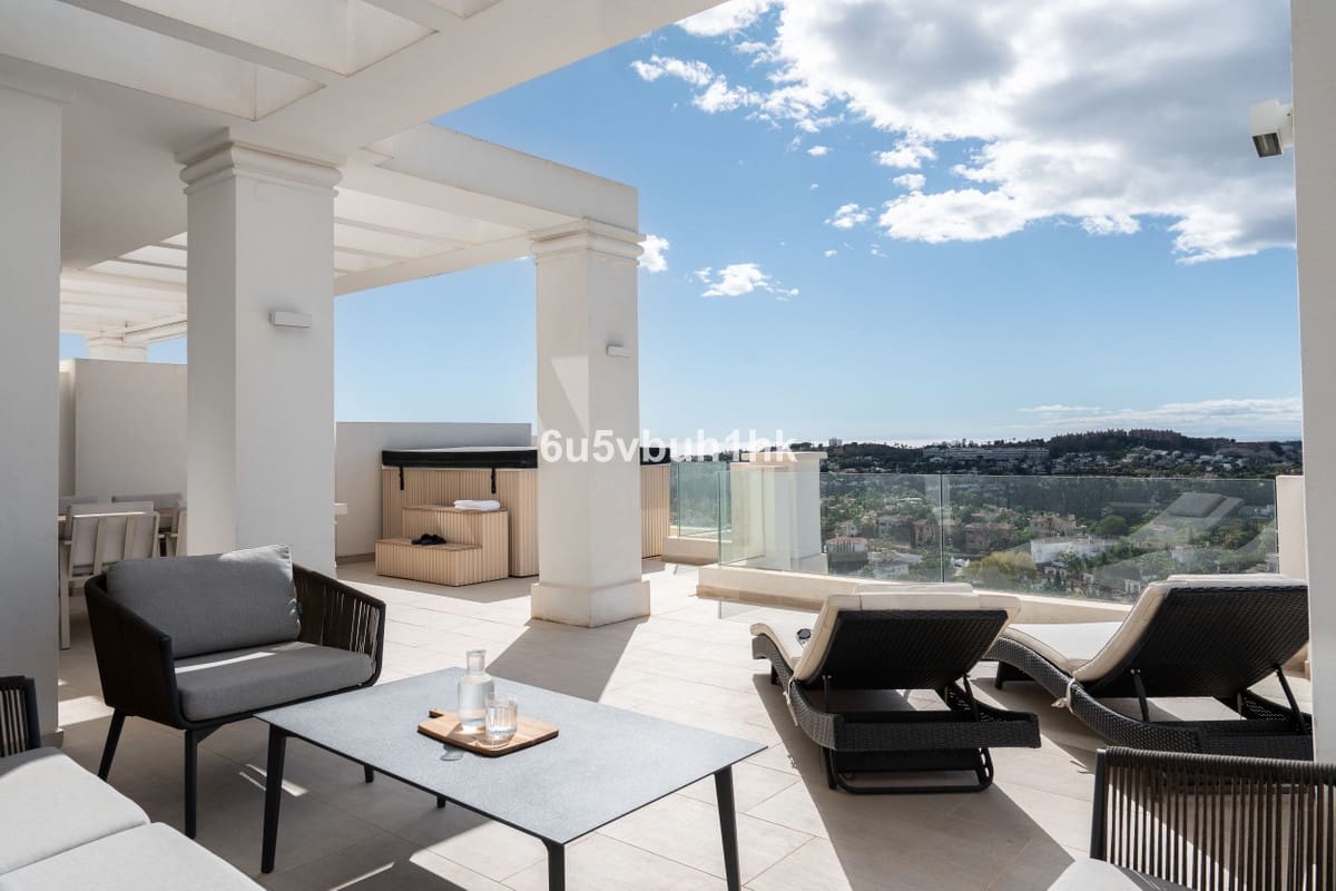 2 bedroom Apartment for sale in Marbella with garage - € 1,060,000 (Ref: 9131401)