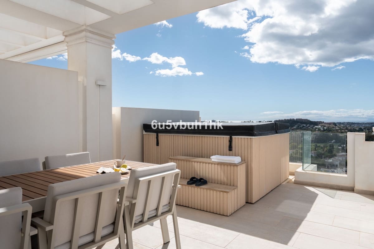 2 bedroom Apartment for sale in Marbella with garage - € 1,060,000 (Ref: 9131401)