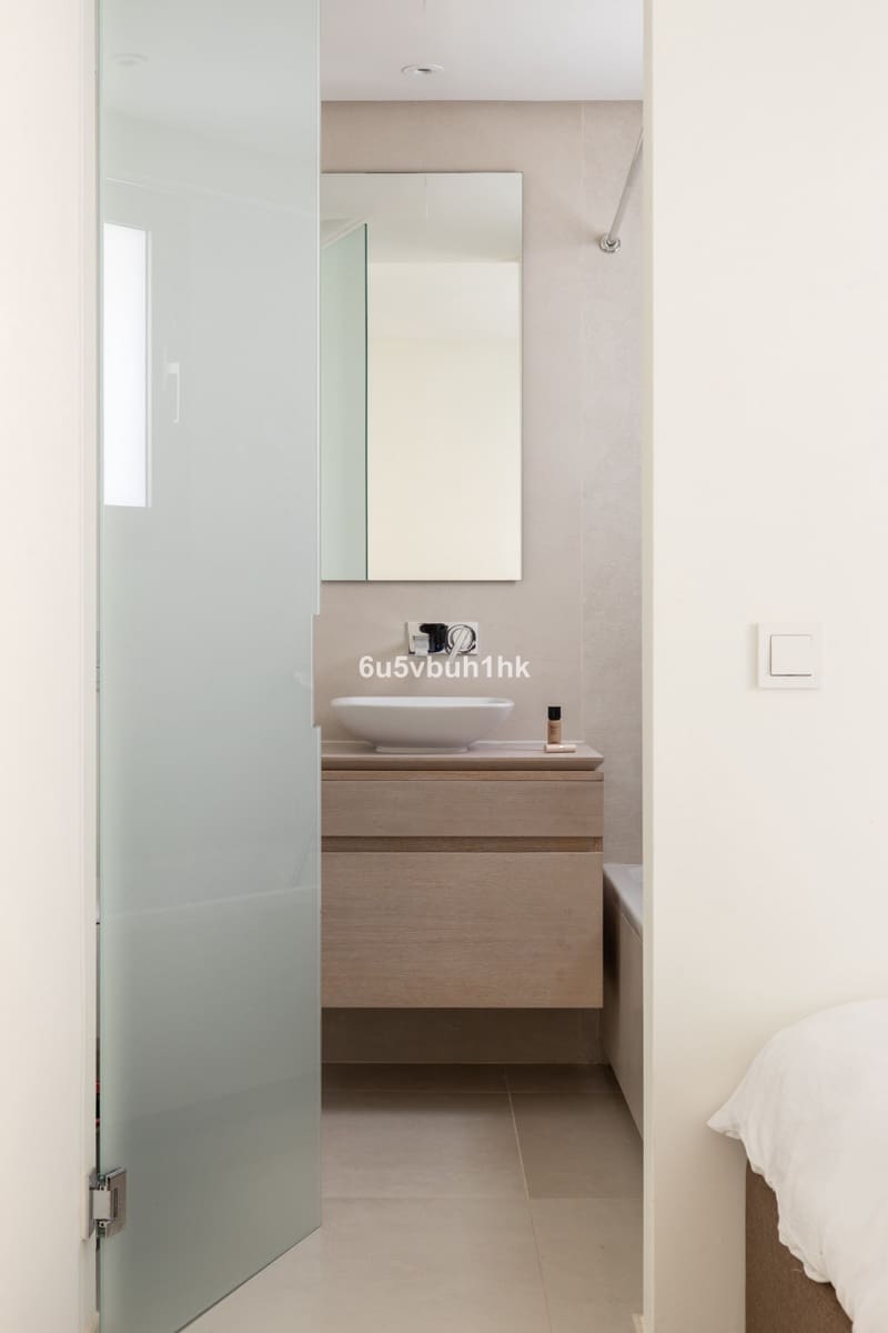 2 bedroom Apartment for sale in Marbella with garage - € 1,060,000 (Ref: 9131401)