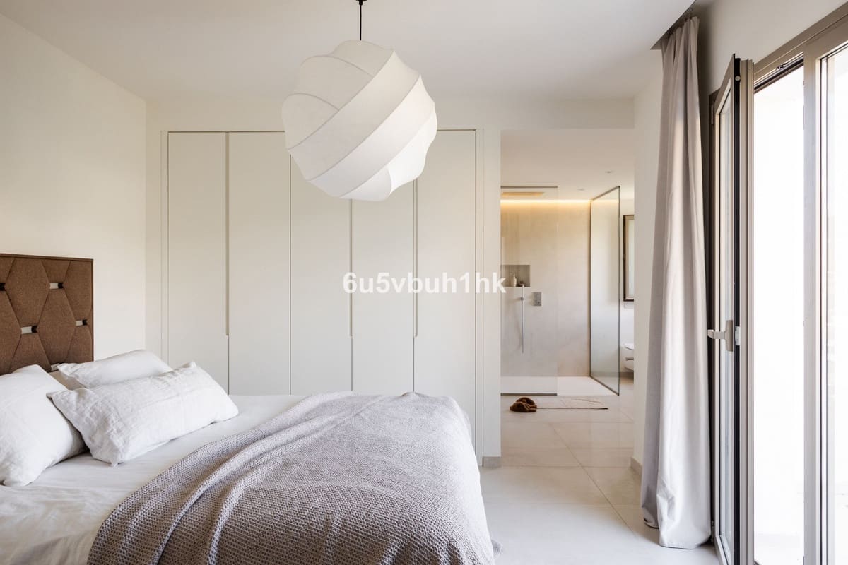 2 bedroom Apartment for sale in Marbella with garage - € 1,060,000 (Ref: 9131401)