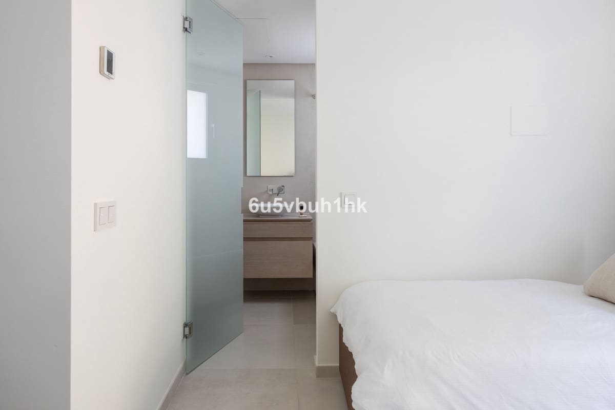 2 bedroom Apartment for sale in Marbella with garage - € 1,060,000 (Ref: 9131401)