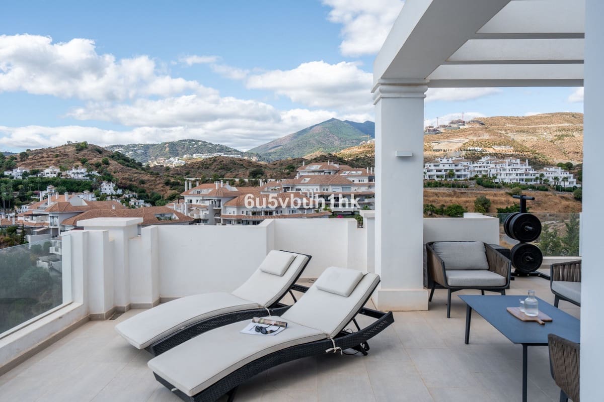 2 bedroom Apartment for sale in Marbella with garage - € 1,060,000 (Ref: 9131401)