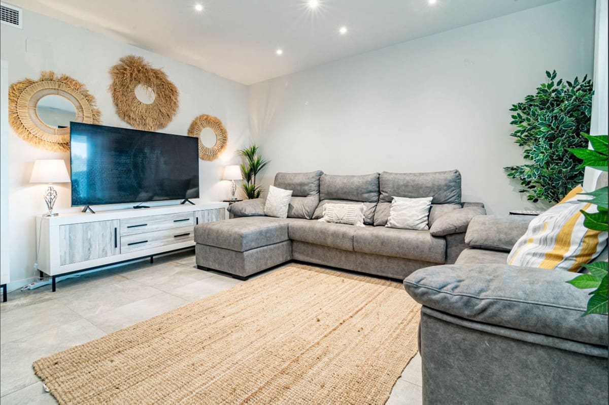 3 bedroom Apartment for sale in Marbella with garage - € 750,000 (Ref: 9131403)