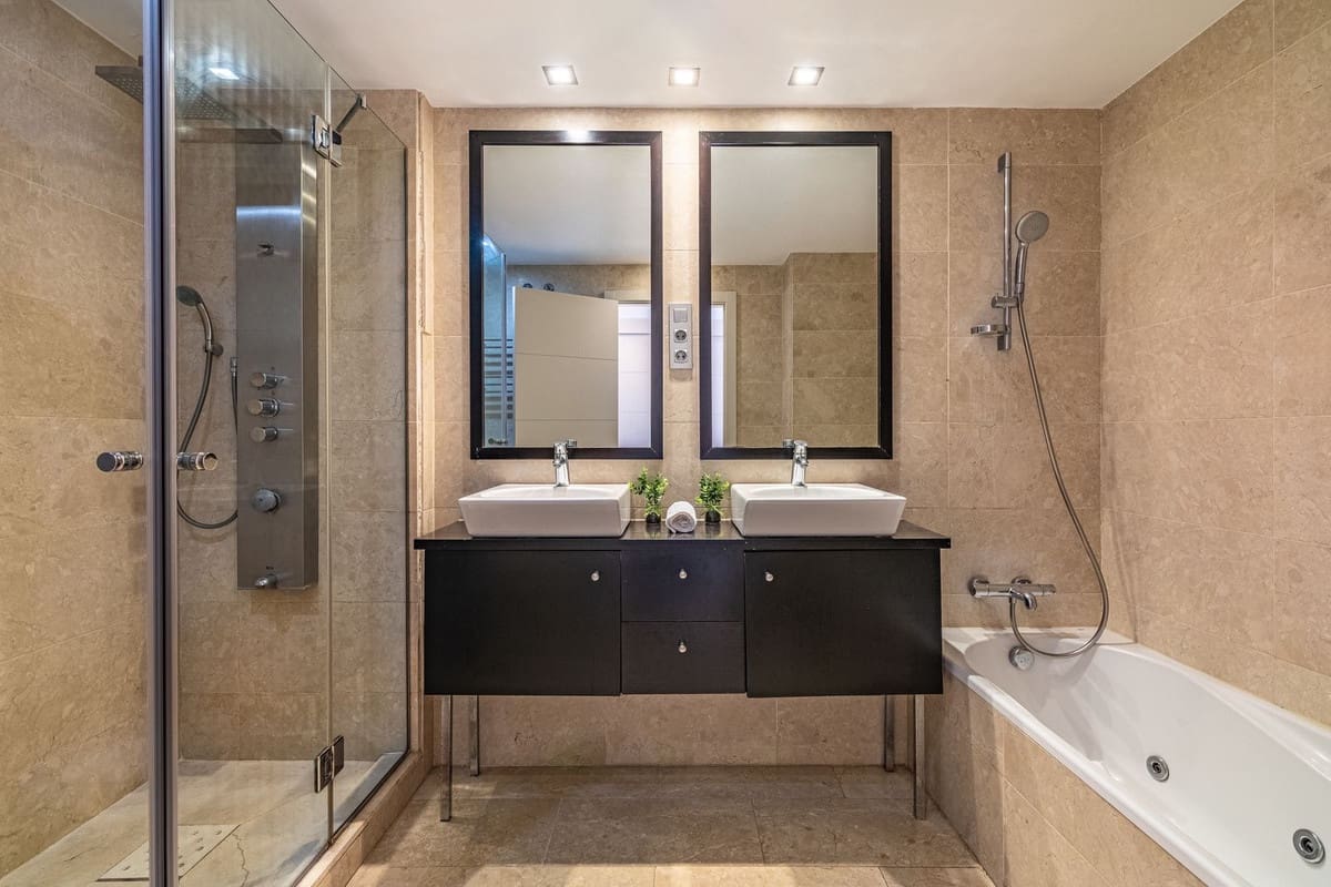 2 bedroom Apartment for sale in Bahia de Casares with garage - € 495,000 (Ref: 9131407)