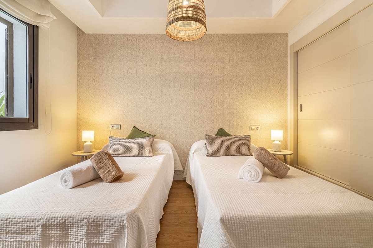 2 bedroom Apartment for sale in Bahia de Casares with garage - € 495,000 (Ref: 9131407)