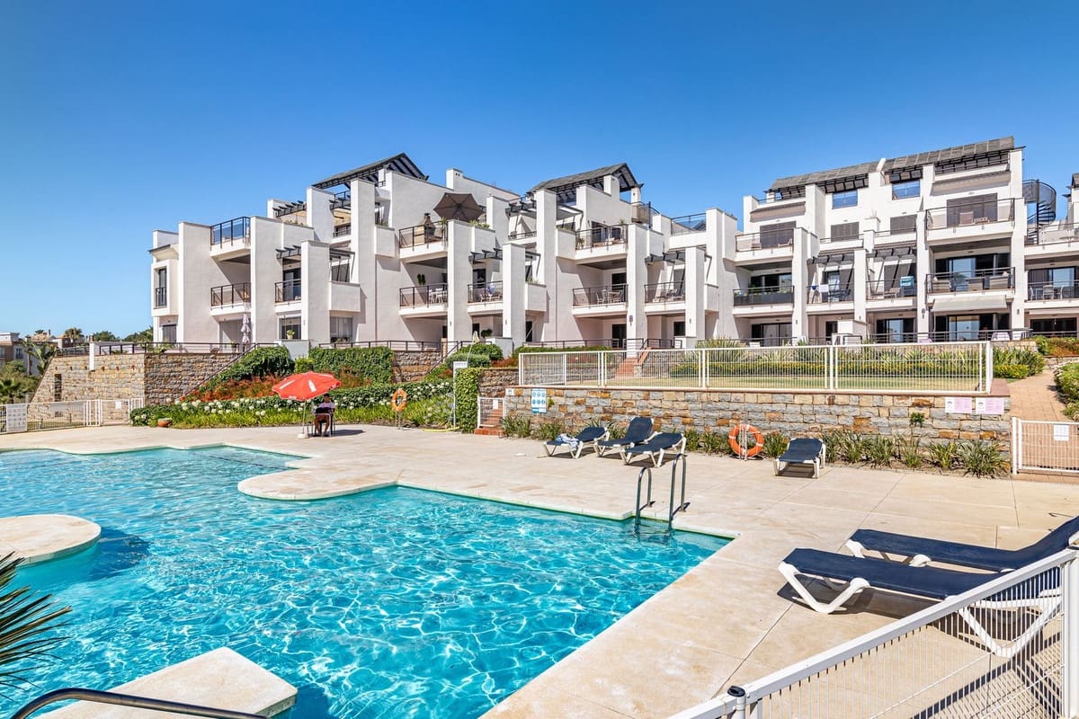 2 bedroom Apartment for sale in Bahia de Casares with garage - € 495,000 (Ref: 9131407)