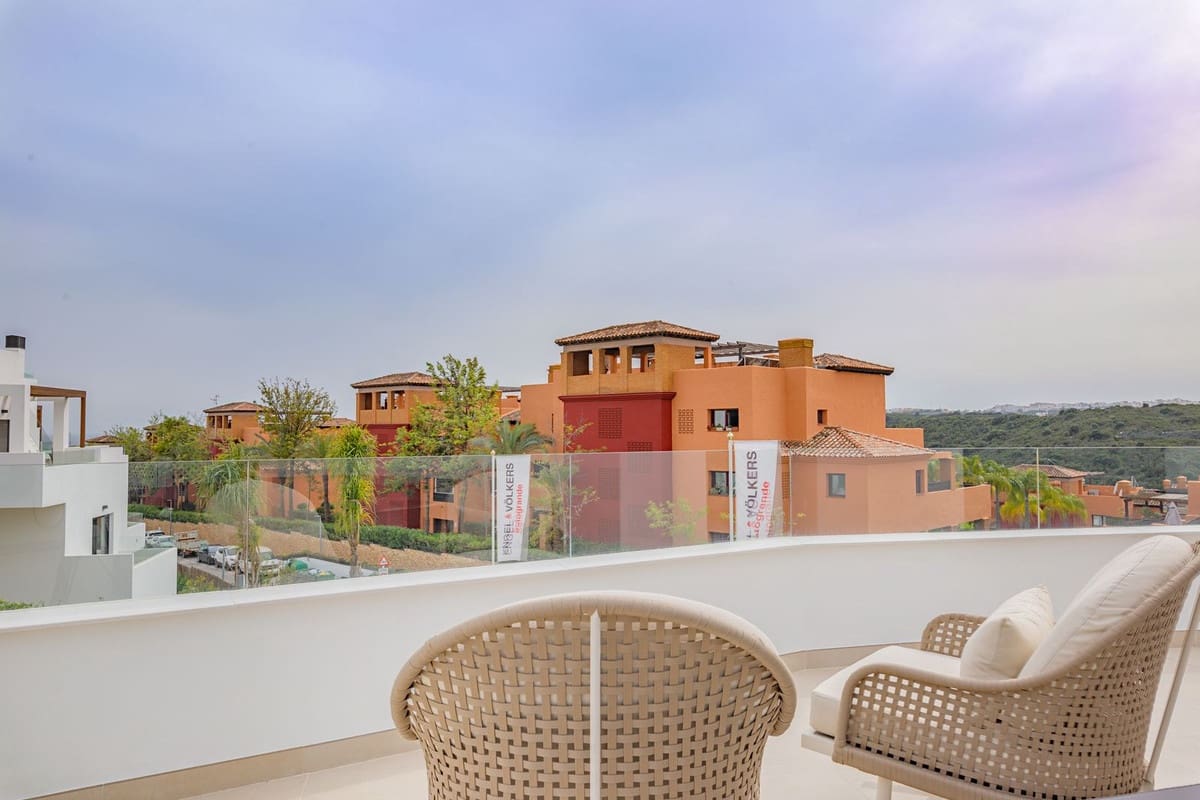 2 bedroom Apartment for sale in Bahia de Casares with garage - € 549,000 (Ref: 9131408)